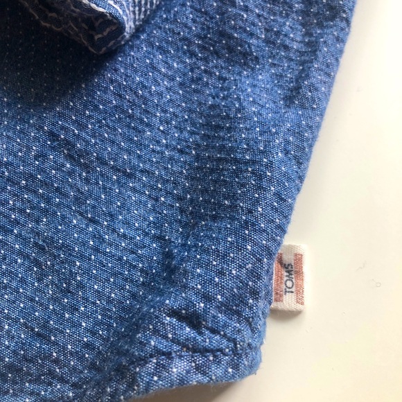 Toms Denim Micro Polka Dot Long Sleeve Partial Button Up Shirt Women's Size M ✨ - Picture 3 of 8
